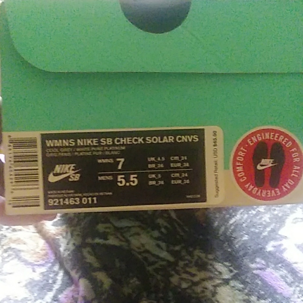 Women's Nike solar canvas